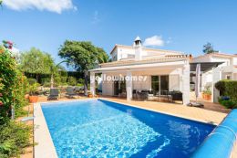 Beautiful 3 bed golf villa with heated pool in...